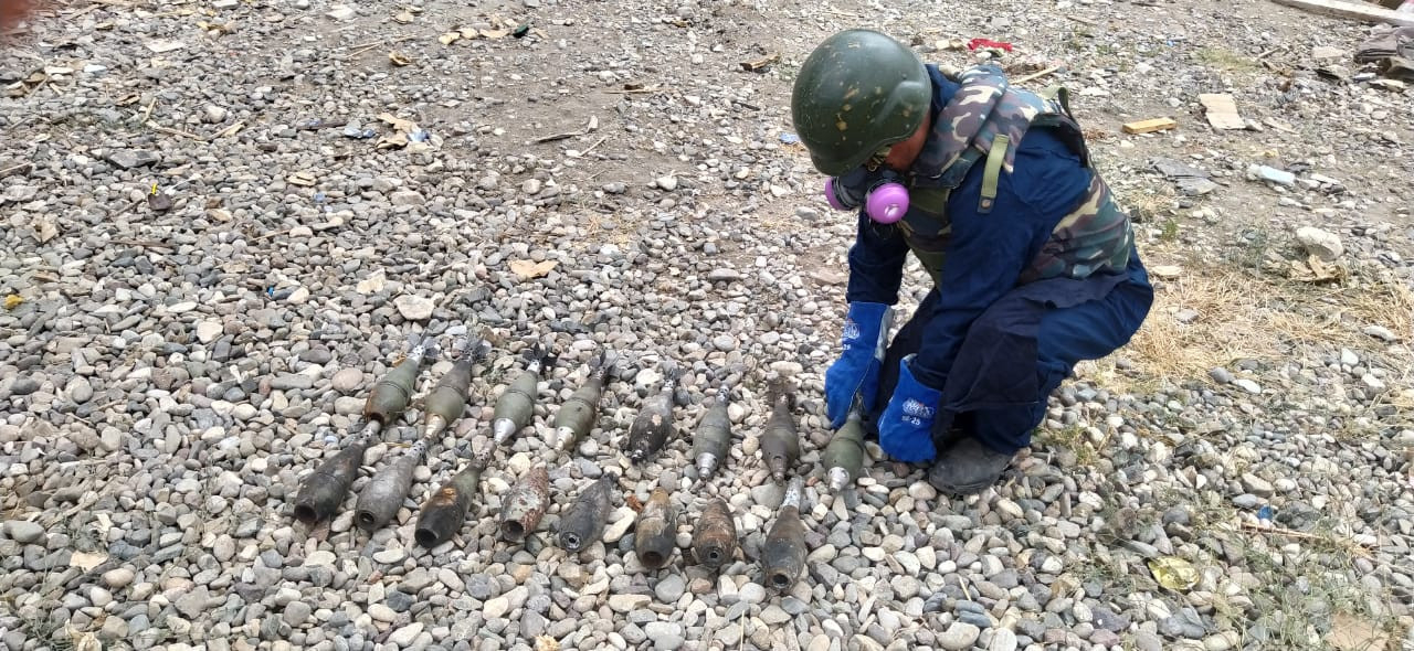 В Джабраиле обнаружены боеприпасы с белым фосфором, использовавшиеся армянской армией - ФОТО