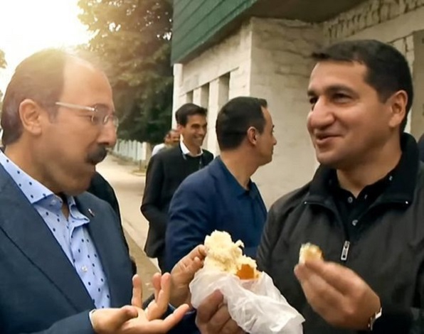Хикмет Гаджиев и посол Турции попробовали хлеб в Шуше - ВИДЕО