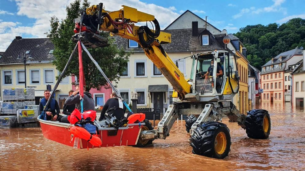 Мощные наводнения в Германии унесли жизни 80 человек