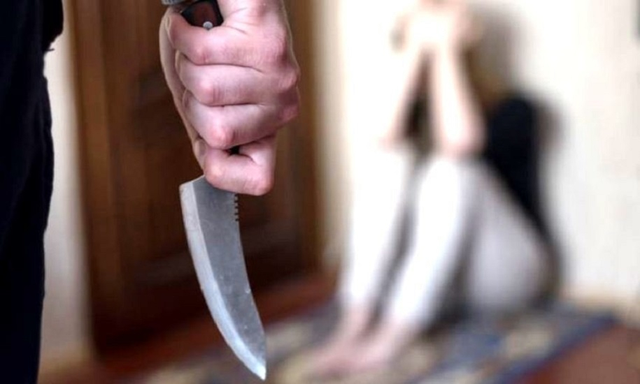 В Азербайджане мужчина нанес ножевое ранение жене
