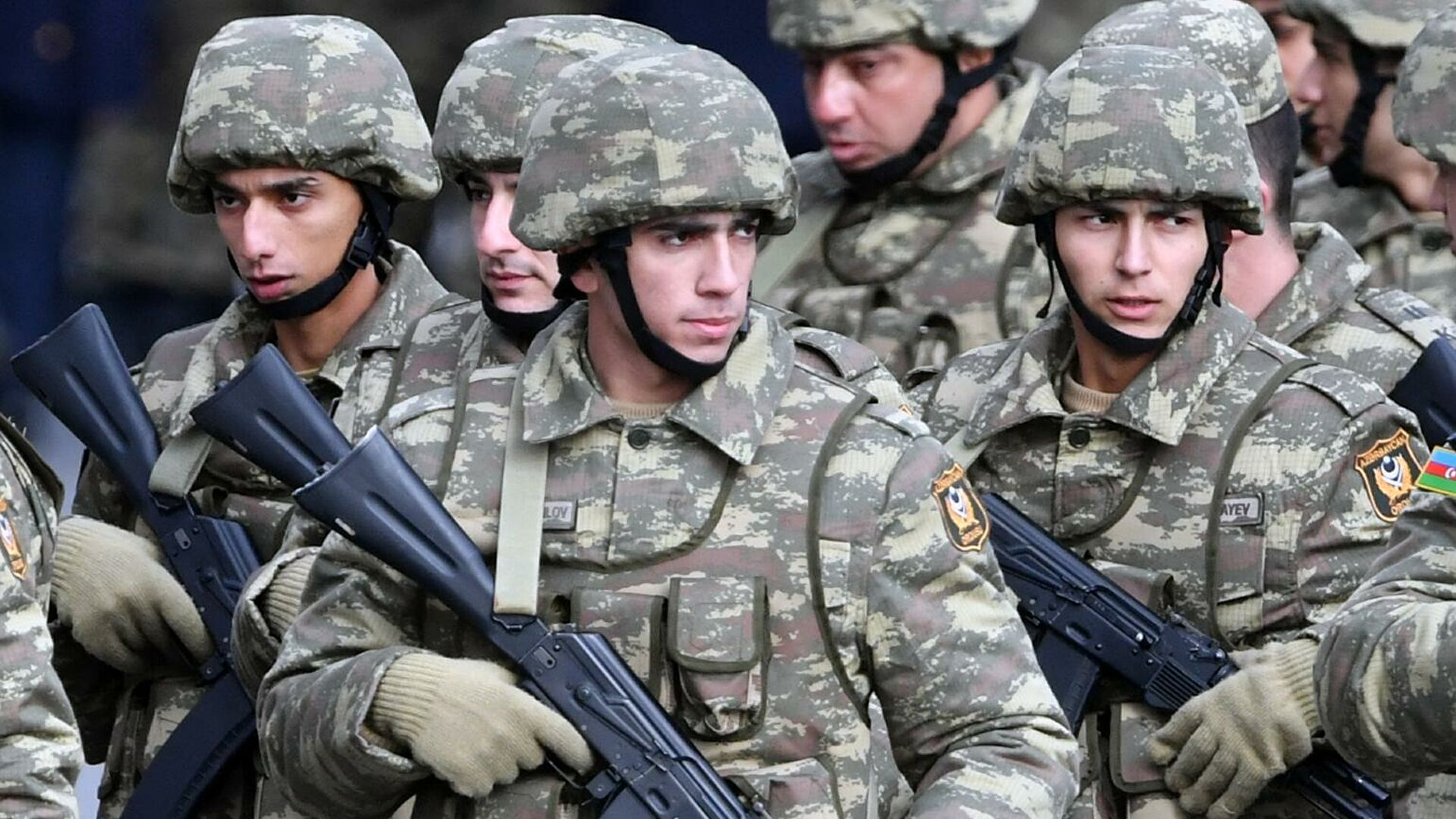 Мустафа Шентоп: Ведутся переговоры о создании совместной тюркской армии