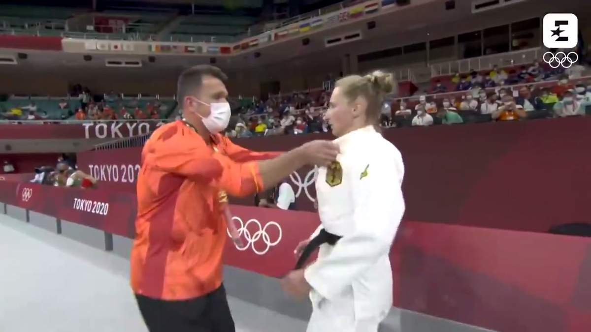 На Олимпиаде тренер дал две пощечины немецкой спортсменке - ВИДЕО