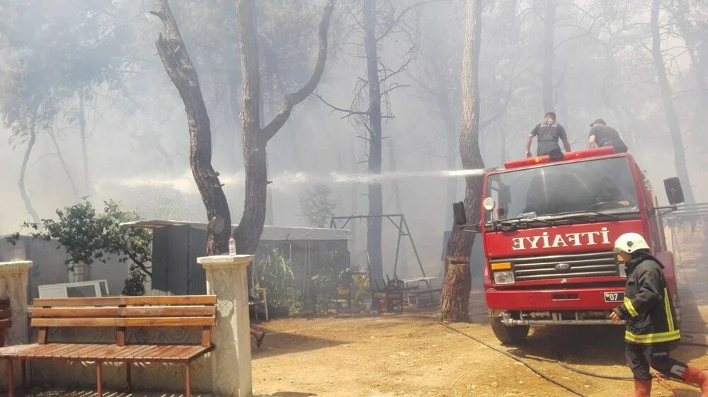 В Анталье вспыхнул сильный лесной пожар - ВИДЕО