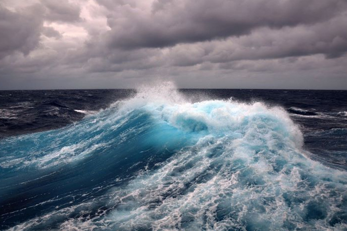 Высота волн в Каспийском море достигла 6 метров - ФАКТИЧЕСКАЯ ПОГОДА