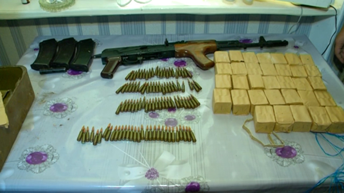 У жителя Гянджи изъяты наркотики и оружие - ФОТО