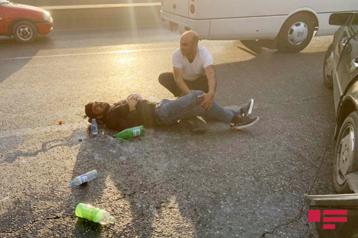 Тяжелое ДТП на трассе Баку-Сумгайыт парализовало движение - ФОТО