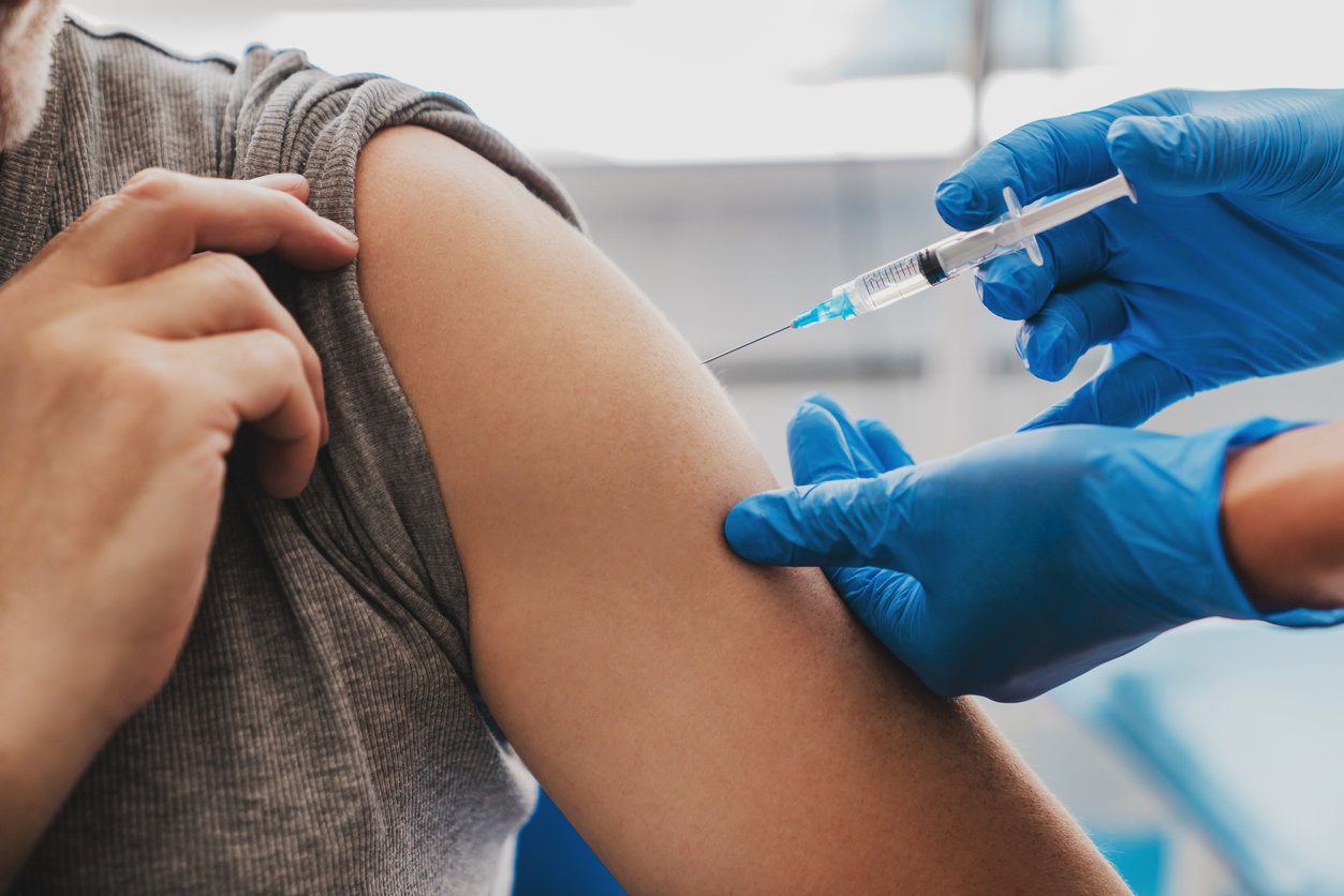 В Yeni Klinika больше нельзя будет вакцинироваться в порядке живой очереди