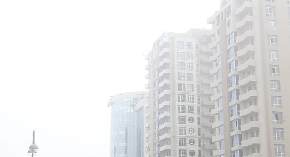 Баку окутал пыльный туман