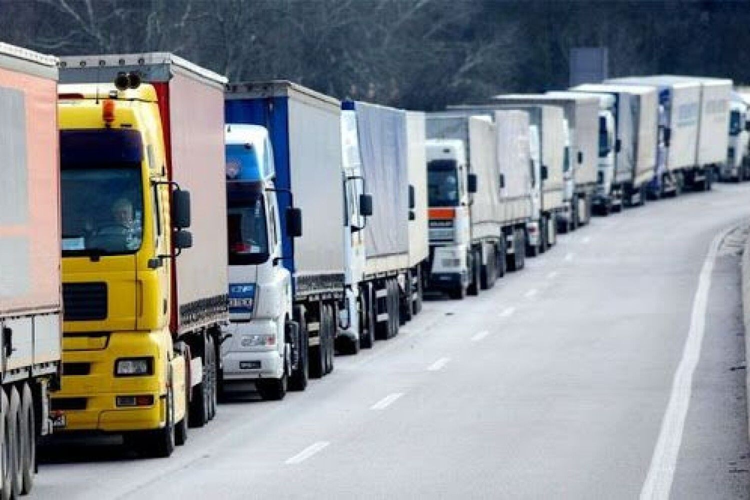 Установлен порядок въезда в Азербайджан грузовых транспортных средств