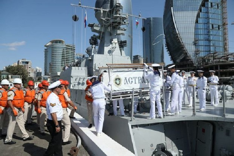 Представители ВМФ России находятся с визитом в Азербайджане - ФОТО