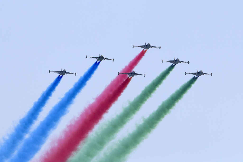 Азербайджанские истребители устроили авиашоу в небе над Стамбулом - ОБНОВЛЕНО - ВИДЕО