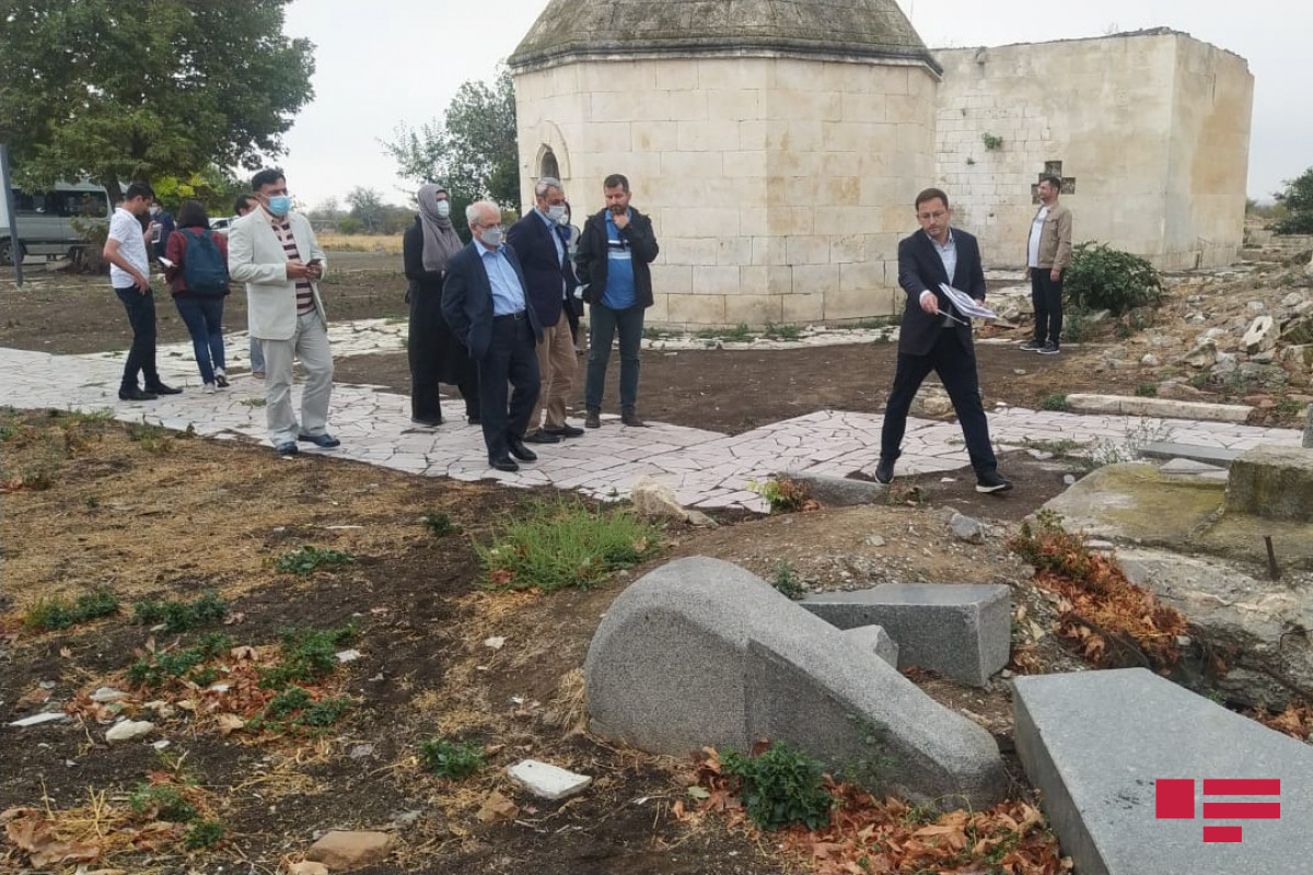 Замглавы МИД Ирана совершил поездку в Агдам, осмотрел разрушенную армянами могилу Натаван