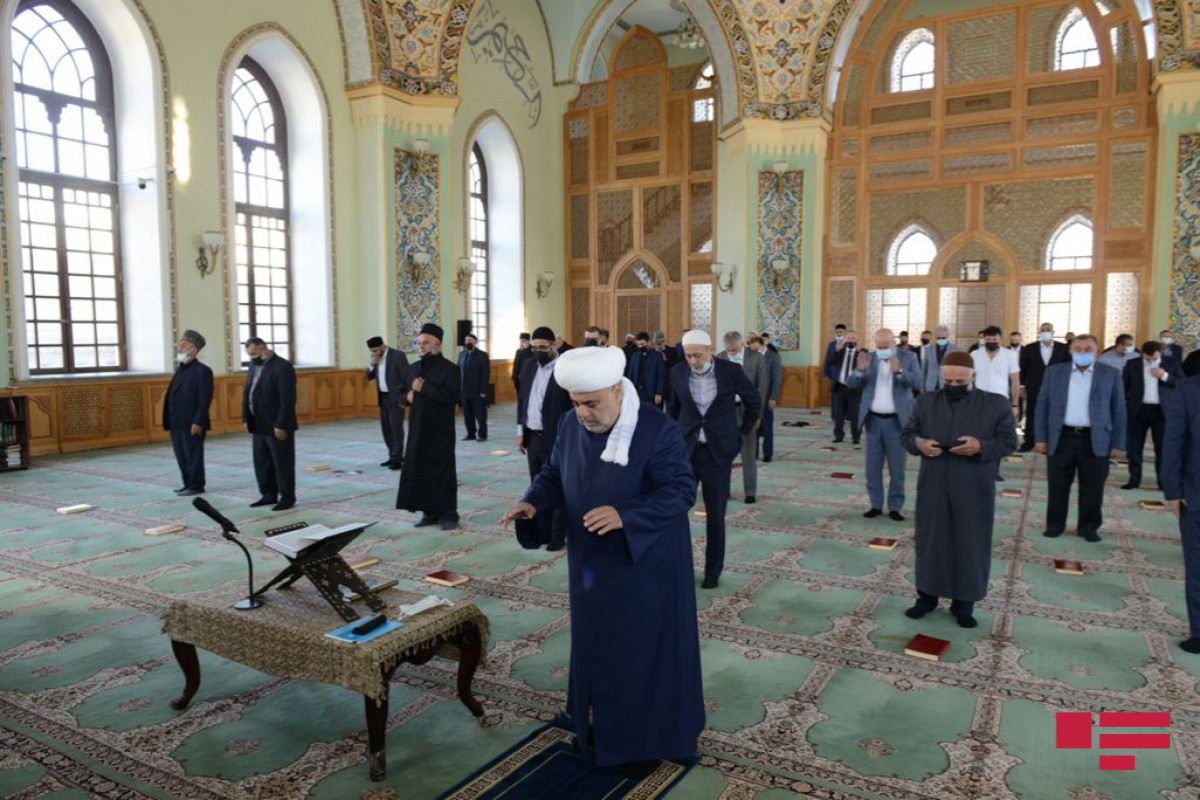 В мечети Тезепир прочитаны молитвы за упокой душ шехидов - ФОТО