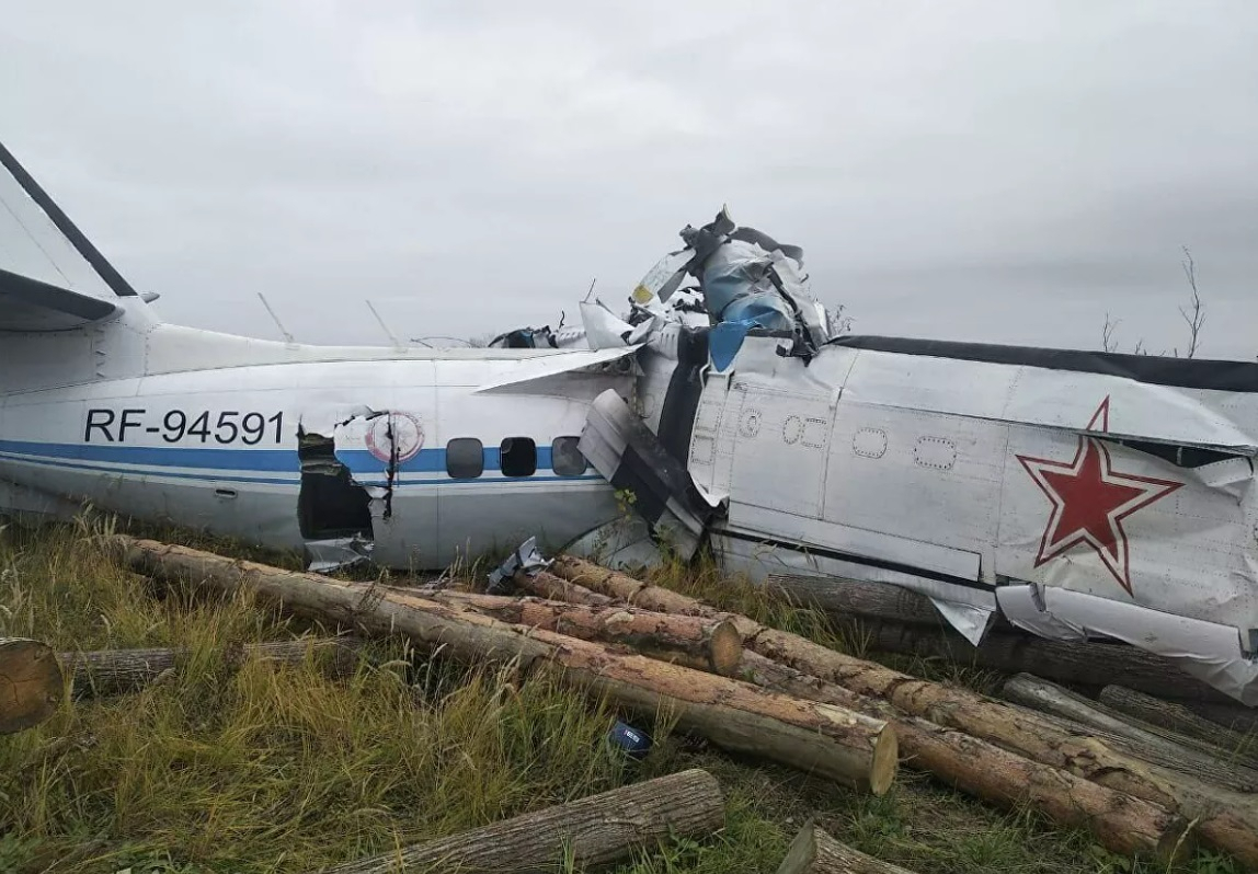 Легкомоторный самолет разбился в России, 19 погибших - ВИДЕО