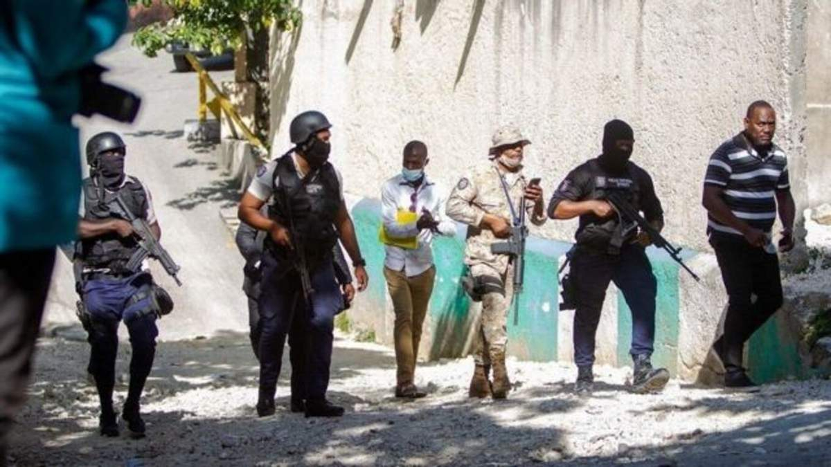 На Гаити 17 американских миссионеров похитили прямо из автобуса