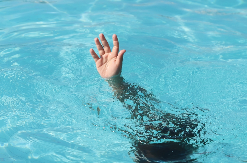 В Масазыре пятилетний ребенок утонул в бассейне