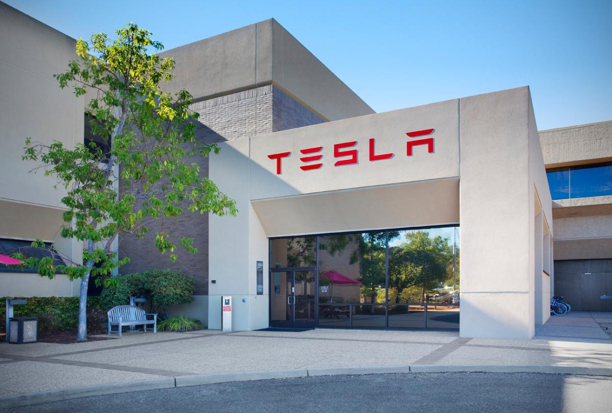 Рыночная стоимость компании Tesla превысила $1 триллион