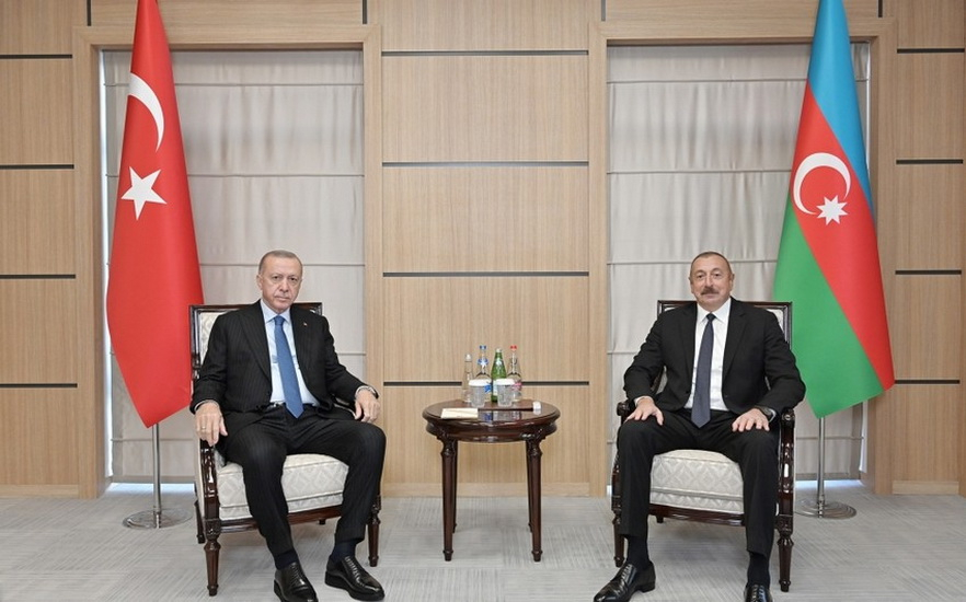 Ильхам Алиев Эрдогану: В Азербайджане все любят Вас, относятся с большим уважением