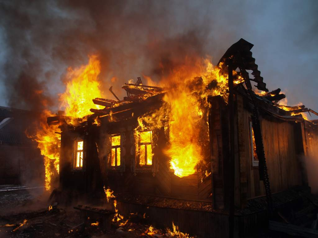 Страшный пожар в Азербайджане: в огне погиб отец с двумя детьми