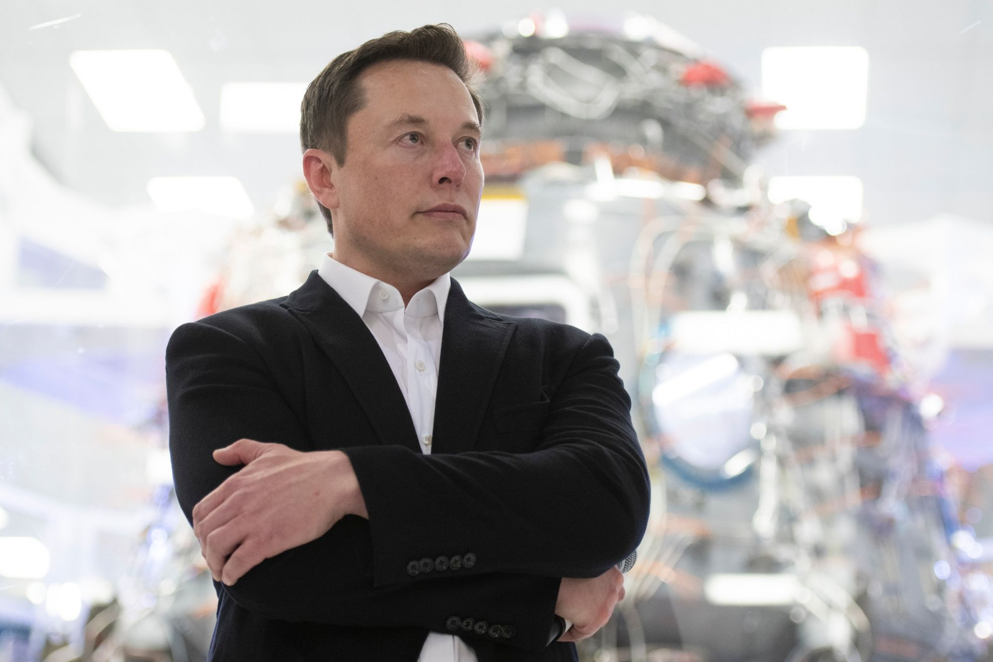 Илон Маск продал акции Tesla еще на миллиард долларов
