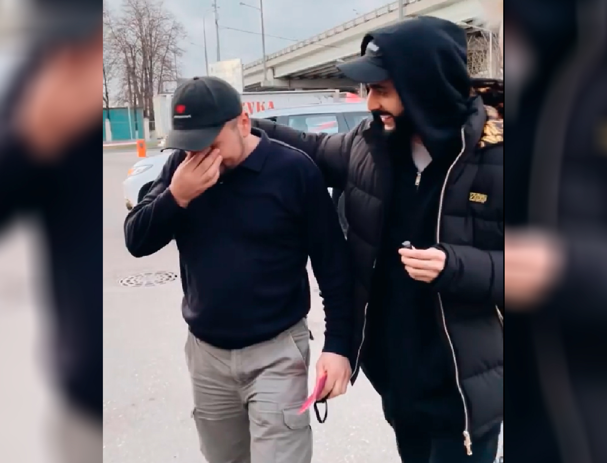 Гусейн Гасанов заставил таксиста плакать от счастья неожиданным поступком - ВИДЕО