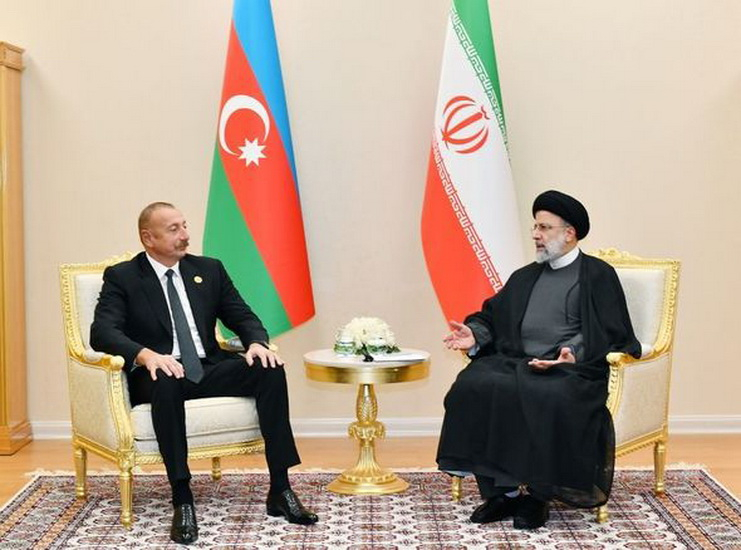 Ильхам Алиев провел встречу с президентом Ирана -  ФОТО