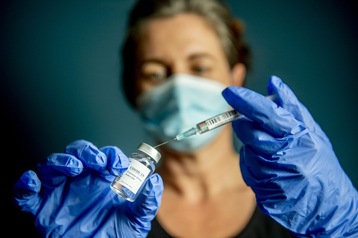 В Австрии за отказ от вакцинации введут штрафы до 7,2 тысячи евро