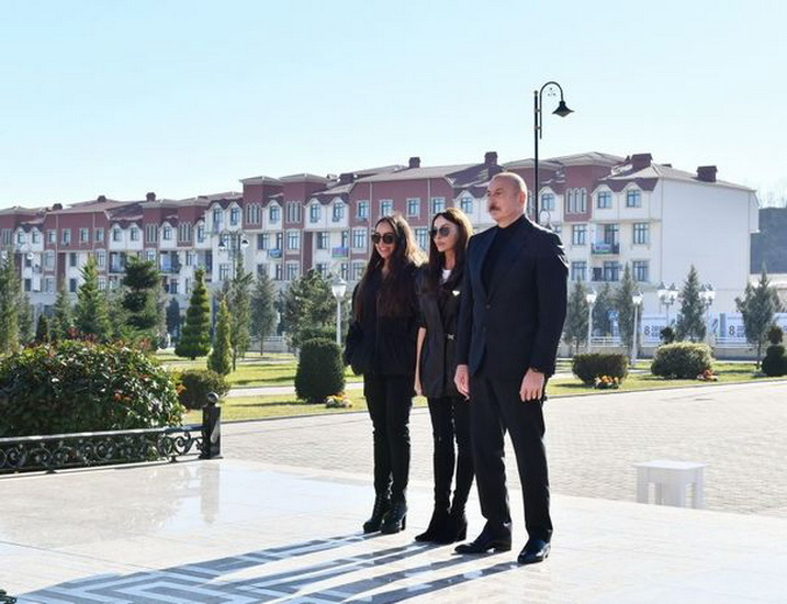Ильхам Алиев и Мехрибан Алиева посетили Губинский район - ФОТО
