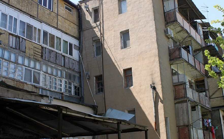 Выгодно ли в Баку покупать жилье в общежитиях?