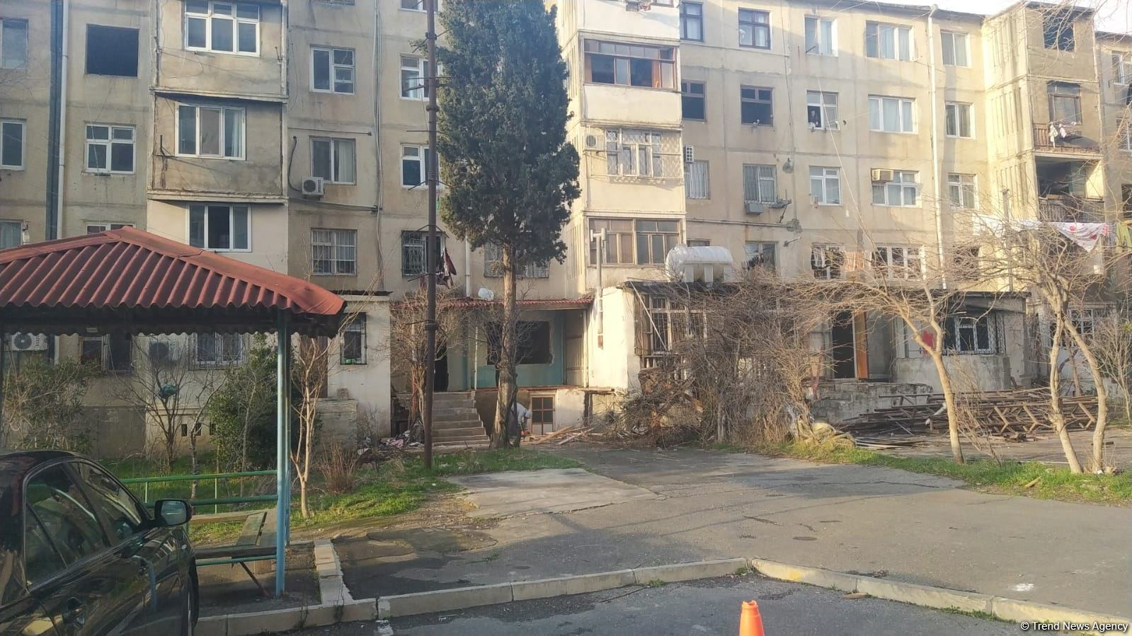 В Низаминском районе Баку начался снос старых домов - ФОТО