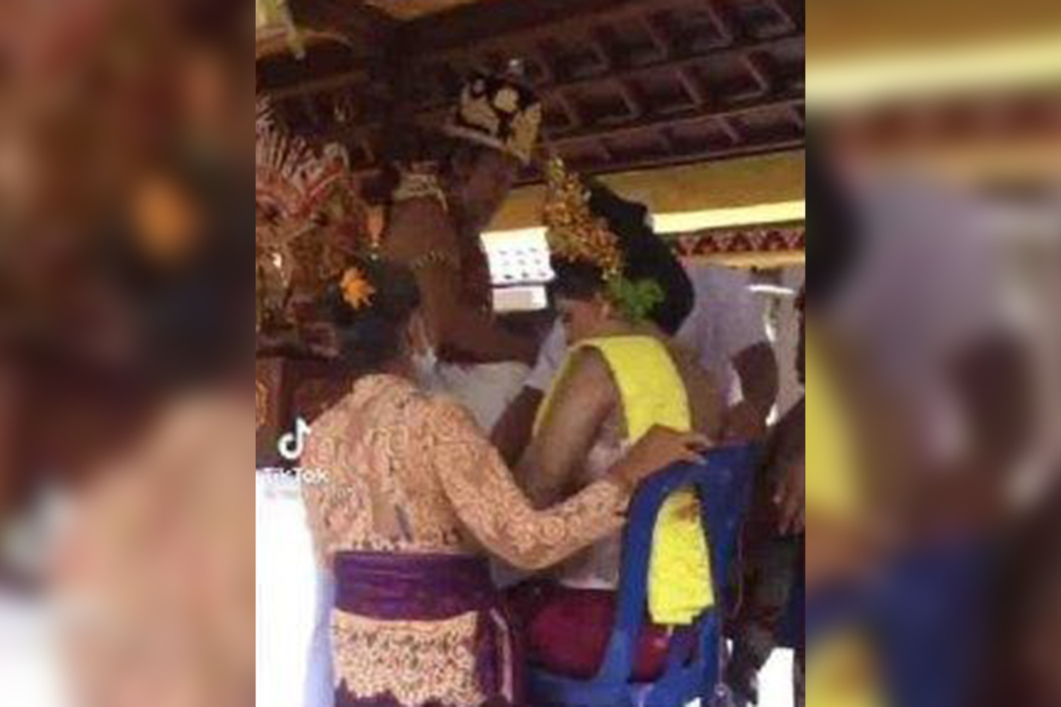 Женщина на Бали вышла замуж за кинжал