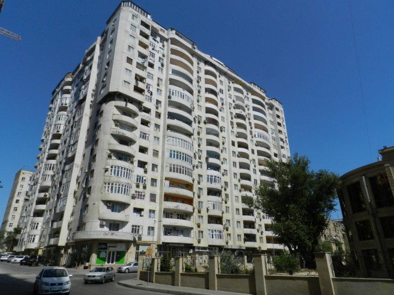 Чем обусловлены высокие цены на жилье в Азербайджане? - ВИДЕО