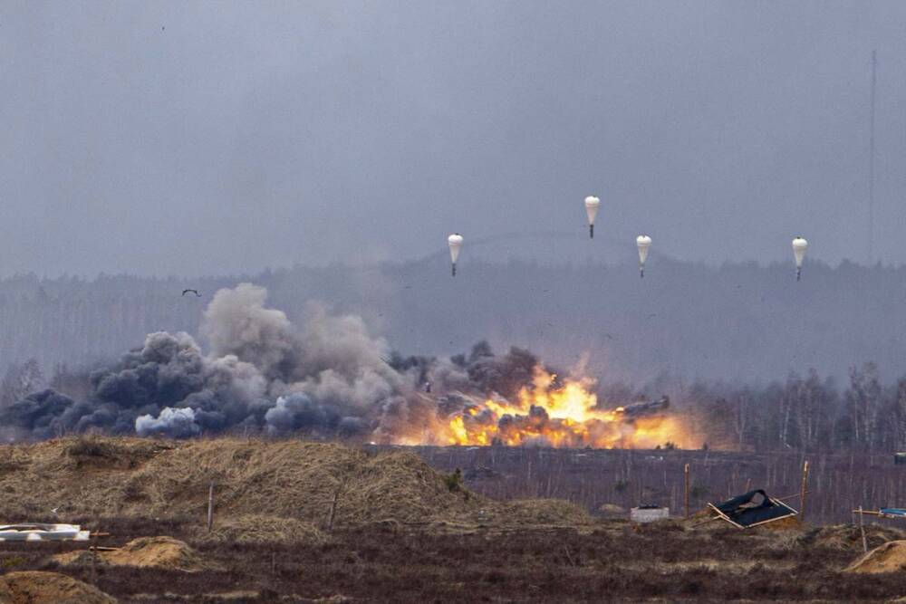 Россия наносит удары по военной инфраструктуре и военным аэродромам в Украине - ВИДЕО