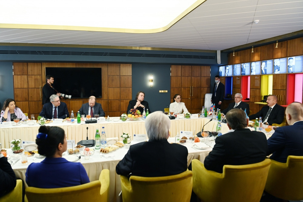 Президент Ильхам Алиев встретился с руководителями ведущих российских СМИ - ВИДЕО