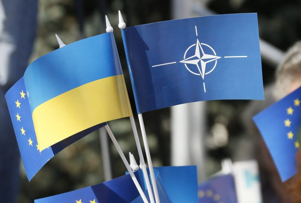 Украину пригласили на срочную встречу НАТО