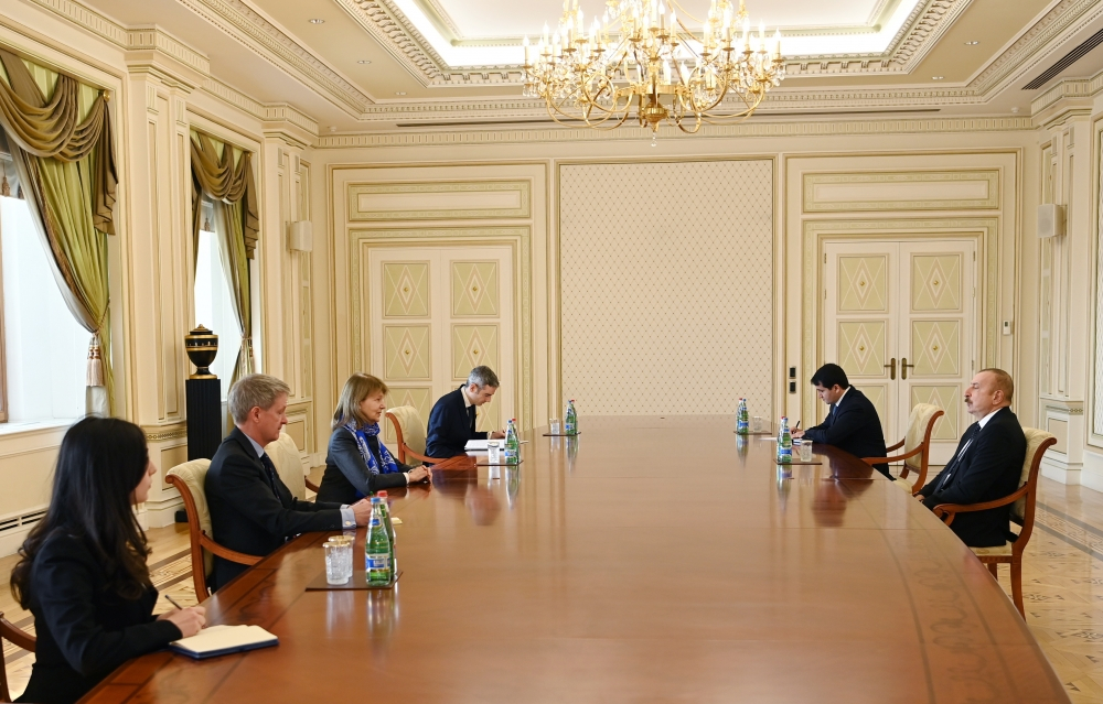 Президент Ильхам Алиев принял торгового посланника премьер-министра Великобритании - ВИДЕО