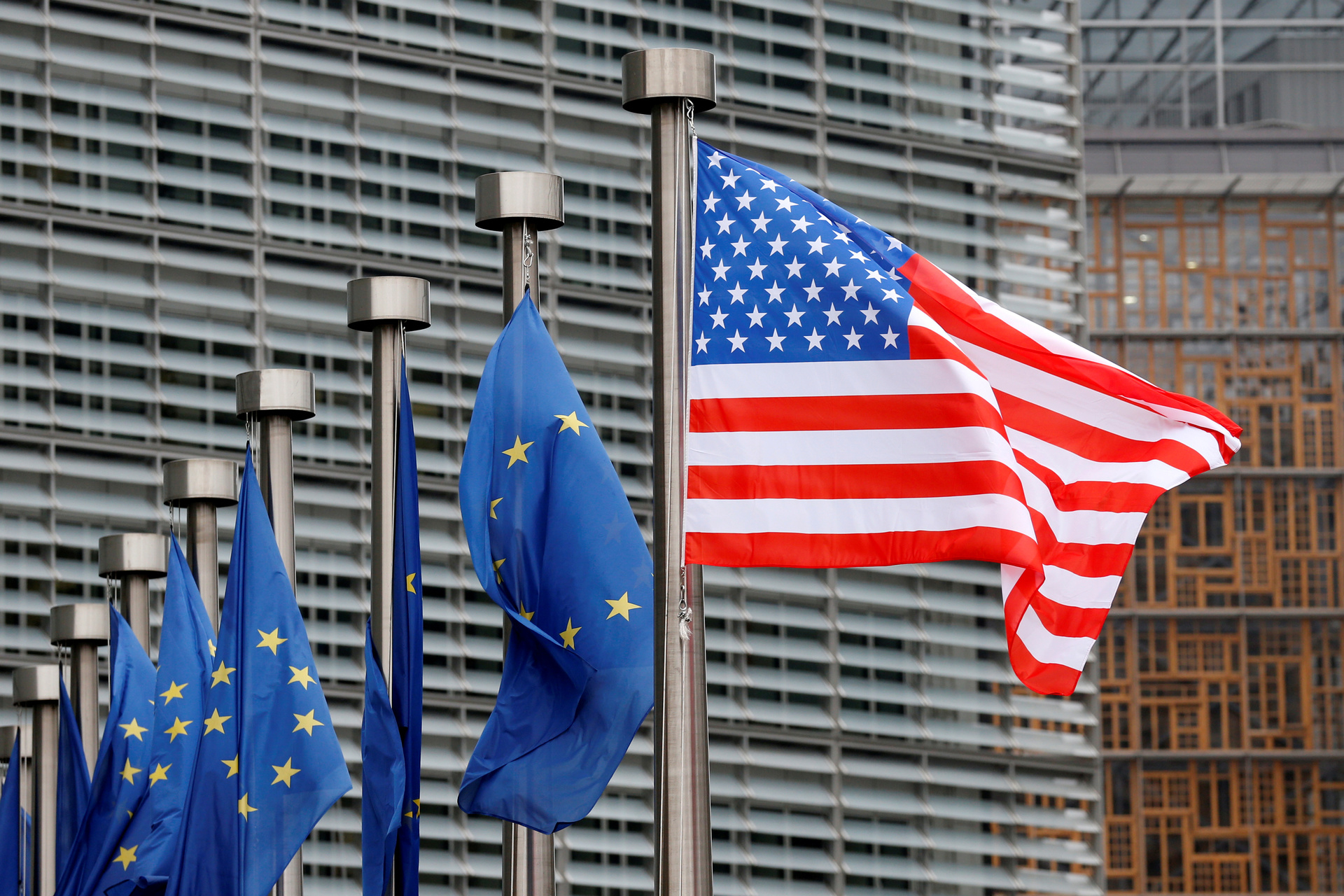 ЕС и США обсудили готовность ввести дополнительные санкции против РФ