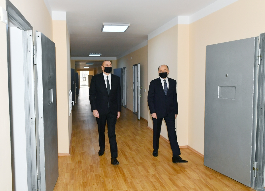 Ильхам Алиев ознакомился с условиями, созданными в современных пенитенциарных учреждениях в Баку - ФОТО