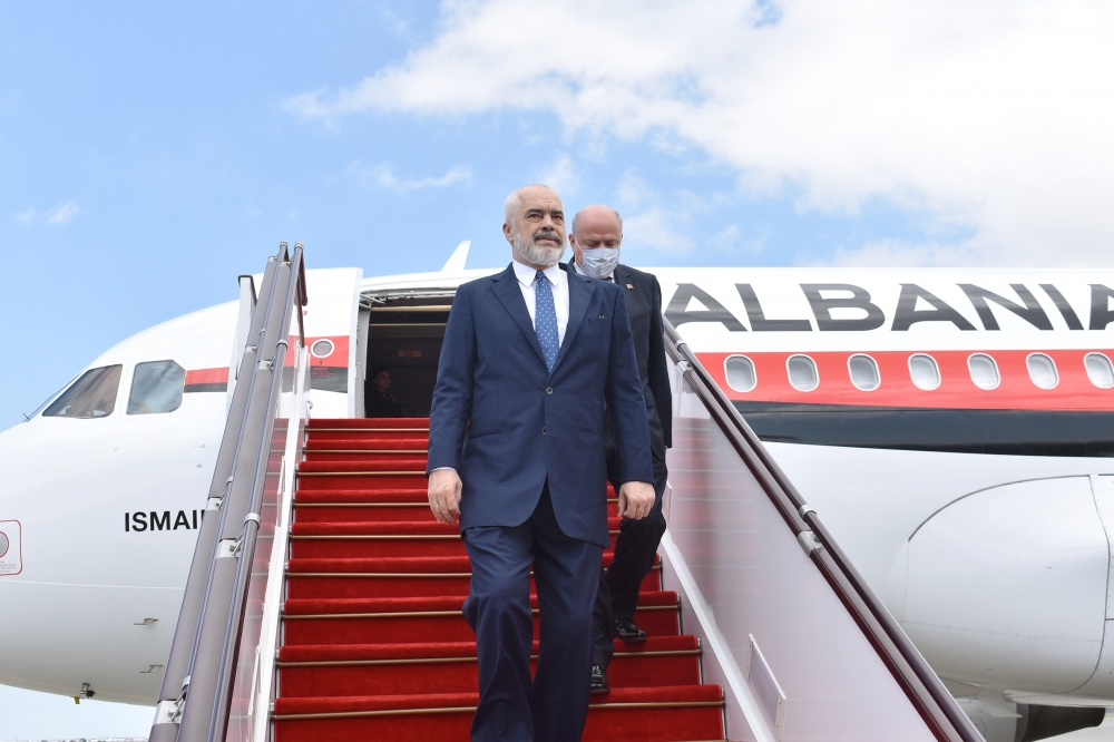 Премьер-министр Албании прибыл в Азербайджан - ФОТО