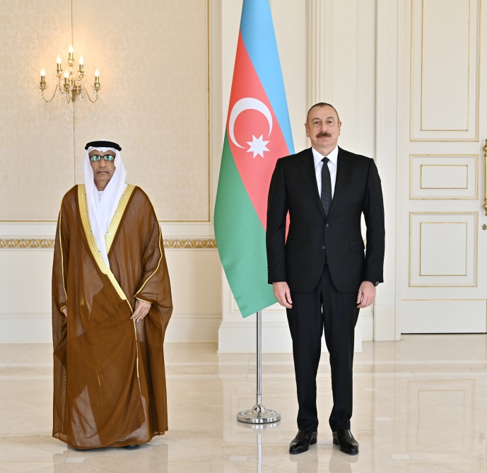 Ильхам Алиев принял нового посла ОАЭ в АР - ФОТО