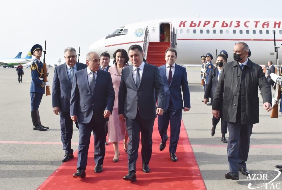 Президент Кыргызстана прибыл с официальным визитом в Азербайджан - ФОТО