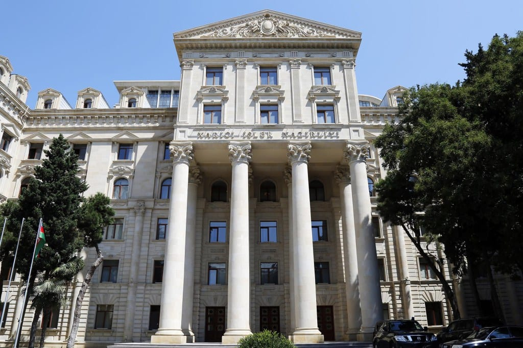МИД Азербайджана осудил теракт в Бурсе - ФОТО