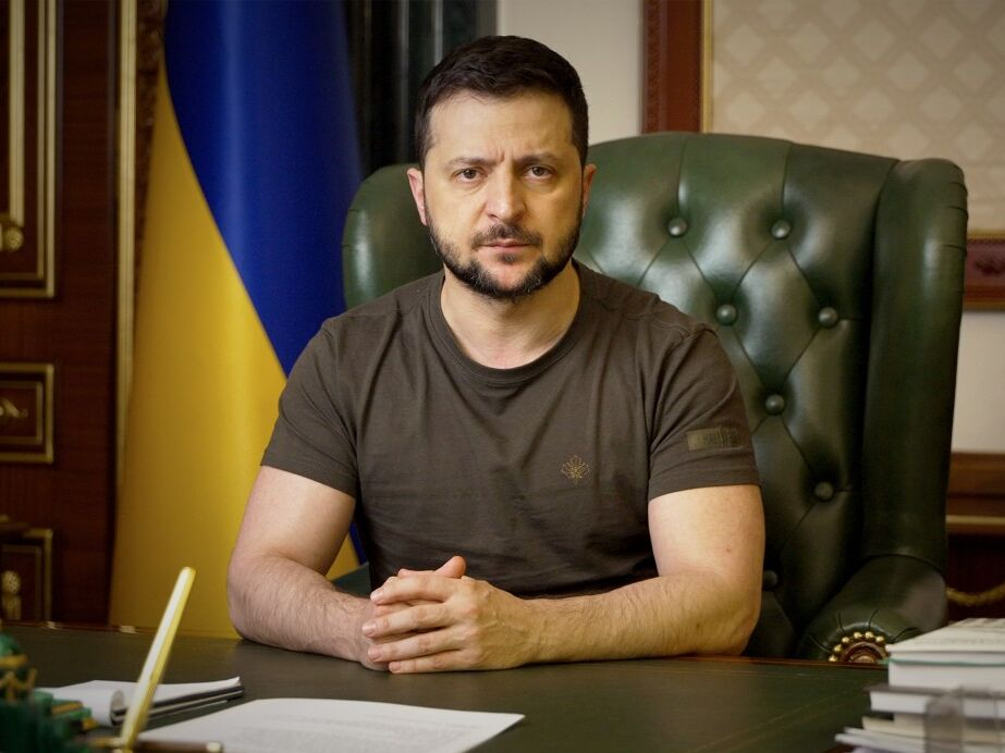 Зеленский просит о помощи: впереди решающее сражение за Донбасс