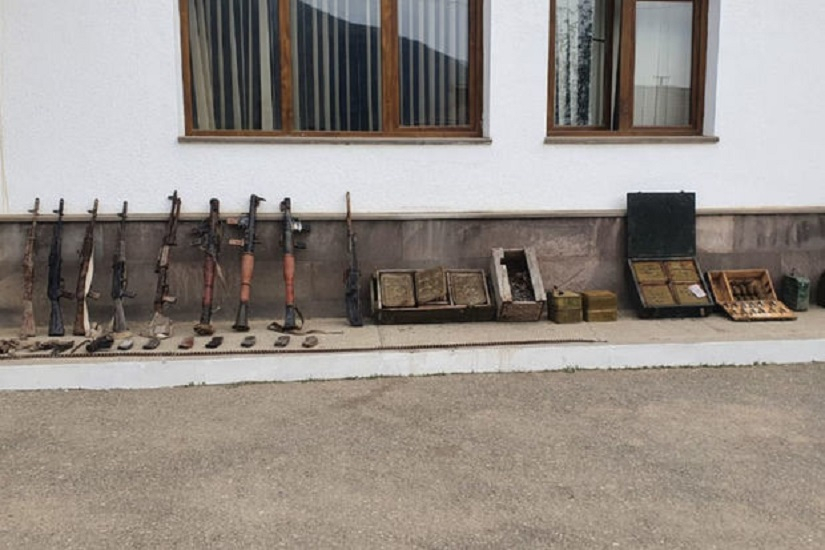 В Ходжавенде обнаружено большое количество оружия и боеприпасов - ВИДЕО