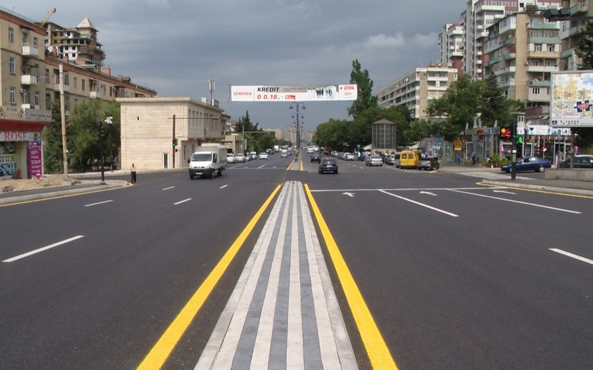 На этих дорогах Баку ограничат движение транспорта