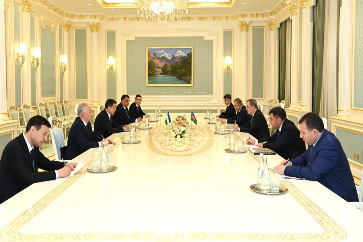 Джейхун Байрамов встретился с главой МИД Узбекистана