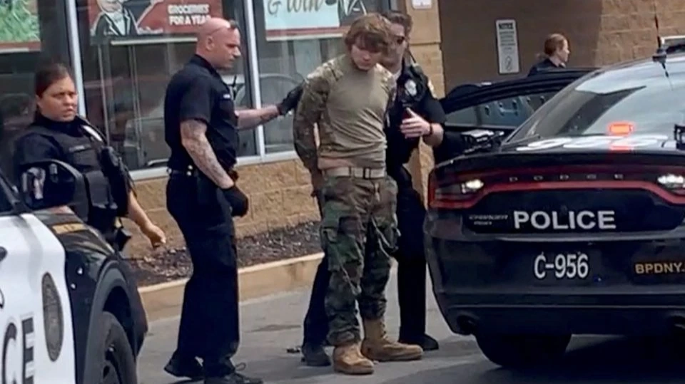 В США 18-летний парень расстрелял 10 человек в супермаркете, транслируя расправу