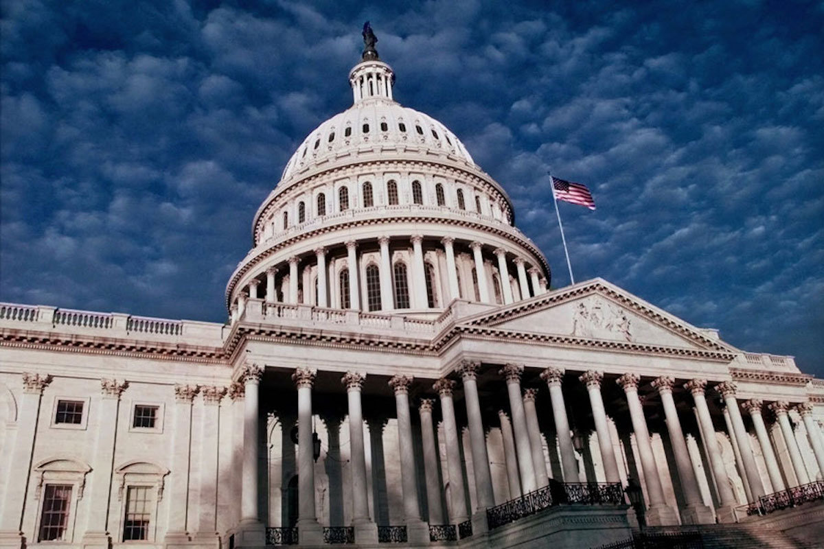 Сенат США одобрил выделение еще 40 млрд долларов на помощь Украине
