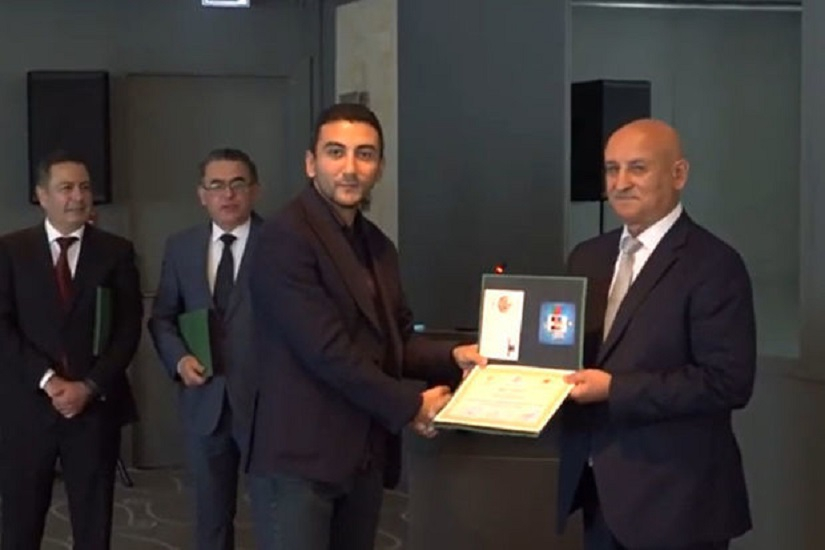 Сотрудник Baku TV удостоен сертификата - ВИДЕО