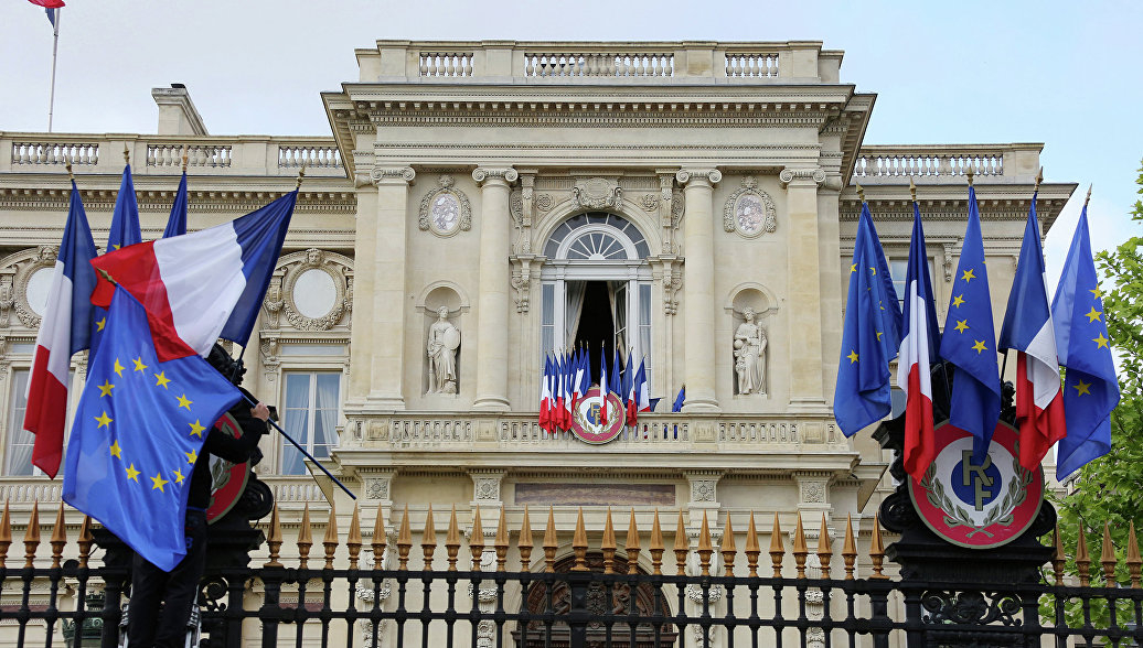 Во Франции сменились министры иностранных дел и обороны